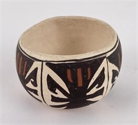 F. Gchachu Zia Pueblo Indian Pot