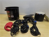 Enamel pot w/lid, cables, leash.