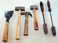 3 hammers, scraper & 2 vintage soldering irons;