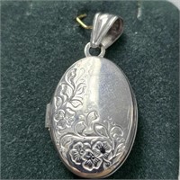 10K  4.23G Locket With Photo Compartment Pendant