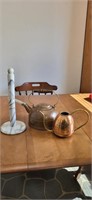 2 teapots plus marble paper towel holder