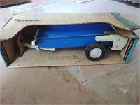 Ertl Spreader 1/16 scale