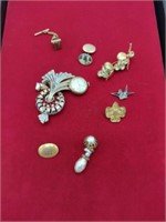 Mixed Vintage Fashion Clock Brooch & Jewelry Lot