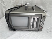 Vintage GE Spacemaker color TV/AM/FM radio