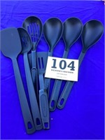 Black kitchen utensils