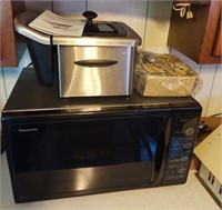 Panasonic microwave and NEW Farberware fryer