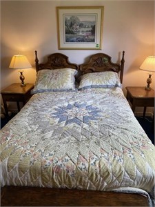 Full/double bedding with comforter, pillow