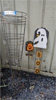 HALLOWEEN YARD DÉCOR AND TOMATO CAGES