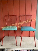 Retro mod red metal chair set