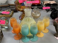VTG MID CENTURY FROSTED COLOR DECANTER & GLASSES