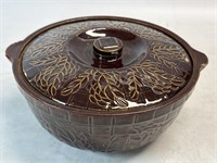 Stoneware Glazed Embossed Pottery Bowl With Lid