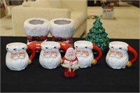 4 Santa Claus Mugs, Plastic Santa Claus,