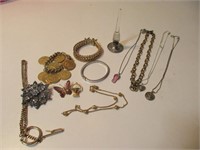 Lot de bijoux vintage