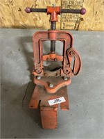 Large pipe vise
