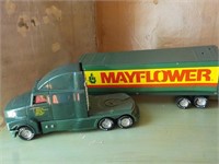 Nylnt Mayflower tractor trailer UPSTAIRS BEDROOM