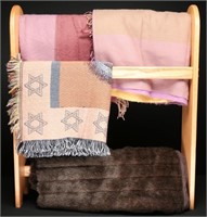 Faux Fur & Fleece Throw Blankets + (4)