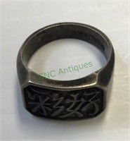 Marked sterling ring with possibly oriental or