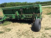 SOLID STAND 3 PT GRAIN DRILL