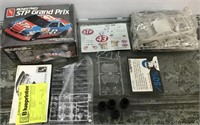 1:25 AMT model kit - open box