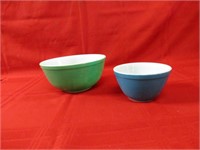 (2)Pyrex mixing bowls.