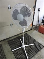 Adjustable Height Osculating Floor Fan