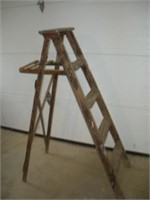 5 Foot Wooden Step Ladder