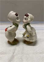 Dutch Kissing Figurines