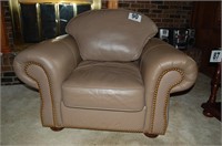 Center Leather Chair 34x45x38" (Possibly Matches