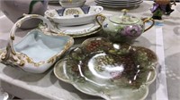 COLL OF PORCELAIN SERVING WARE