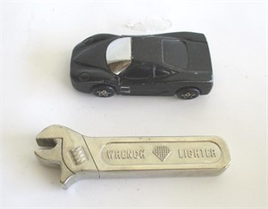 Car & wrench cigarette lighters