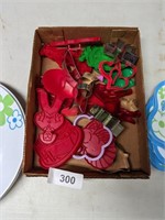 Plastic plates & cookie cutters
