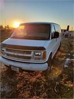 *2002 Chevrolet Express 1 Ton Van