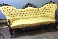 VTG. VICTORIAN STYLE CROWN ON ROLLERS SOFA