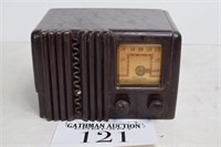 Antique Delco Model R-1231A Radio