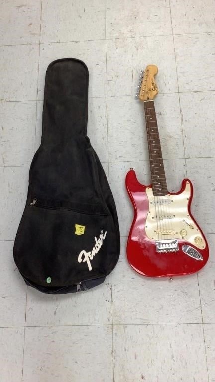 Squier fender electric guitar with case