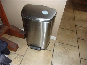 STAINLESS STEEL GARBAGE CAN