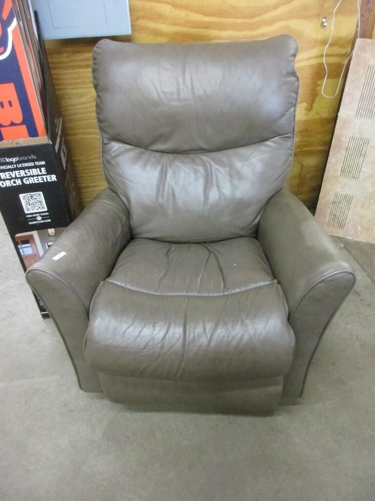 Swivel rocker reclining chair