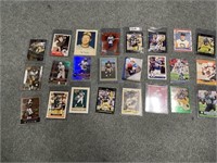 22 CARDS INCLUDING 2007 MICKEY MANTLE