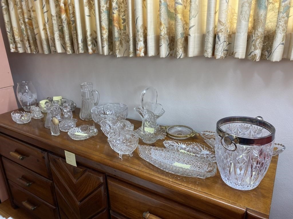 LARGE LOT OF CRYSTAL & CLEAR CUT GLASS