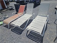2 out door lounge chairs