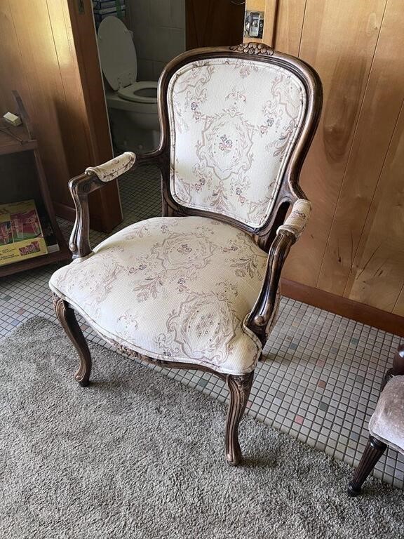 Antique chair - white room 1