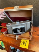 VTG Polaroid Land Camera J66 with case