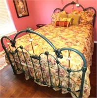 ORNATE IRON QUEEN SIZE BED & BEDDING
