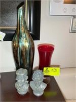 GROUP OF VASES AND RESIN BUSTS
