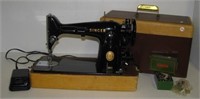 Vintage Singer sewing machine #AM551604 with