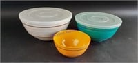 3 Plastic Mixing Bowls W/Lids