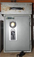 Brinks safe model 5059 with key, lockbox