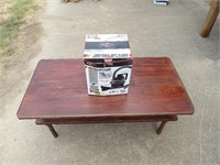 VINTAGE COFFEE TABLE & WET/DRY AUTO VAC CLEANER