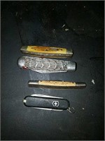 4 pocket knives including case and Swiss Army