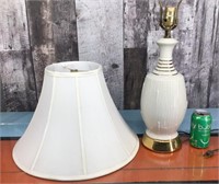 Ceramic lampbase and shade